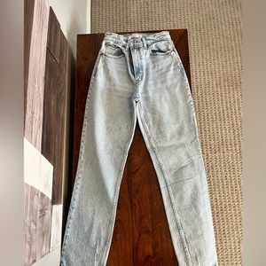 Rarely worn Abercrombie curve love 90s jeans